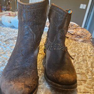 Corral  distressed cowgirl  boots